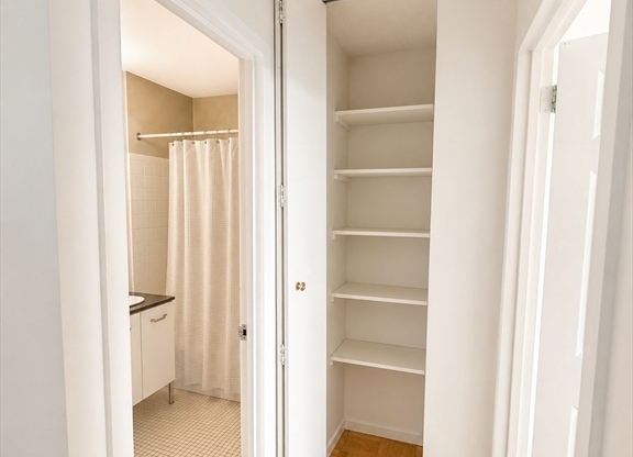 Studio, 1 bath, 605 sqft, $3,600, Unit 26K