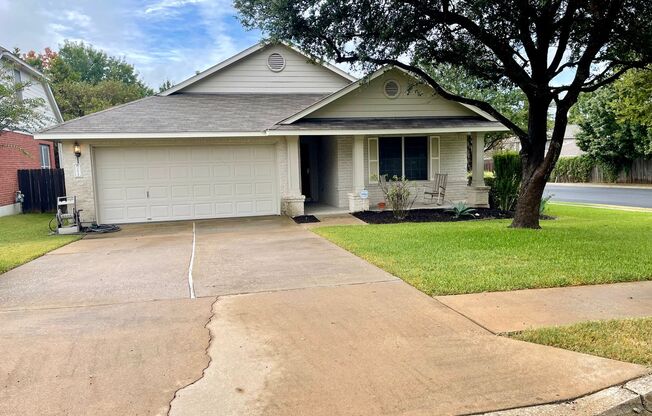 Gorgeous 3 bedroom/ 2 bathroom home in Southland Oaks