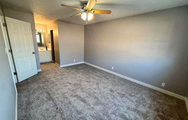 2 beds, 2 baths, $1,099, Unit 1507-04