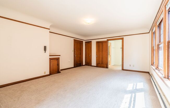 Studio, 1 bath, 430 sqft, $1,375, Unit 106