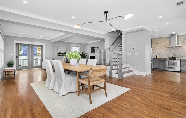 16 LINGARD ST
