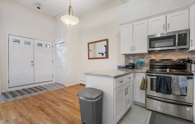 113 W DEDHAM