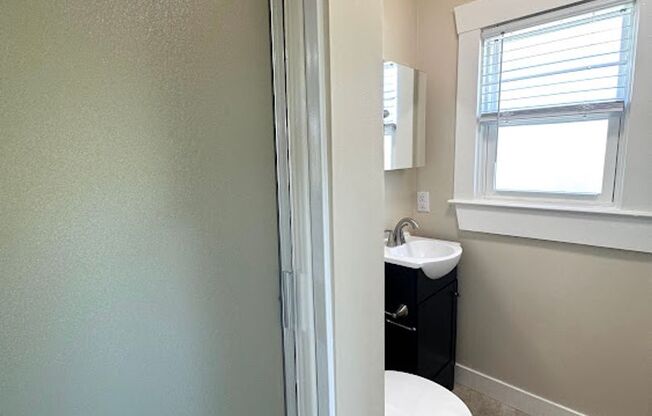 Studio, 1 bath, $1,950, Unit 8