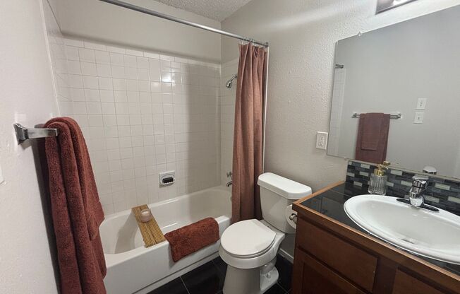 1 bed, 1 bath, 596 sqft, $1,299, Unit WIL-135
