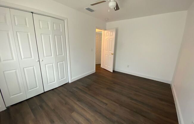 2 beds, 1 bath, $1,100