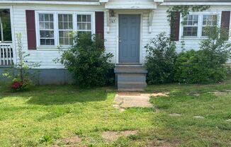 PRE-LEASE FOR JULY 12th! Cute 2 bedroom 1 bath house on the east side of Athens, GA