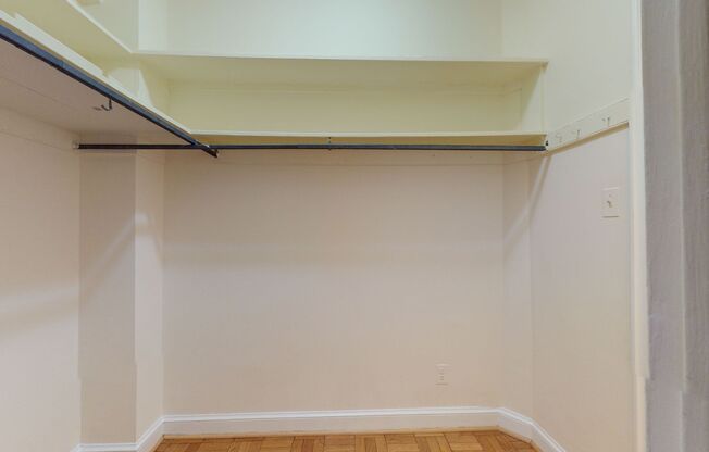 Foggy Bottom Efficiency W/Roofdeck & Garden BBQ Patio
