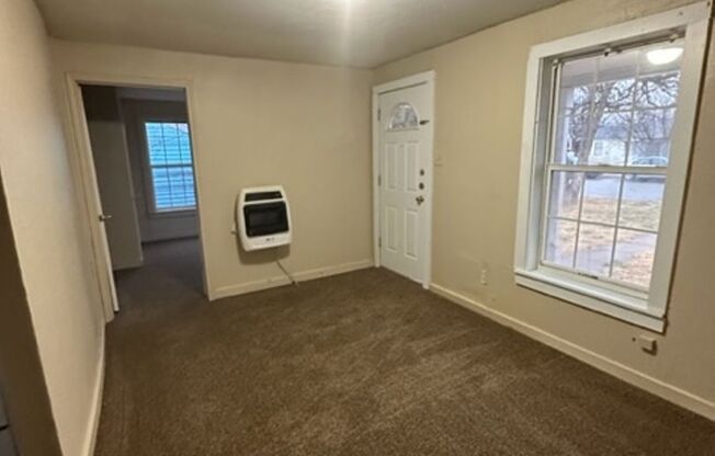 3 beds, 1 bath, $995