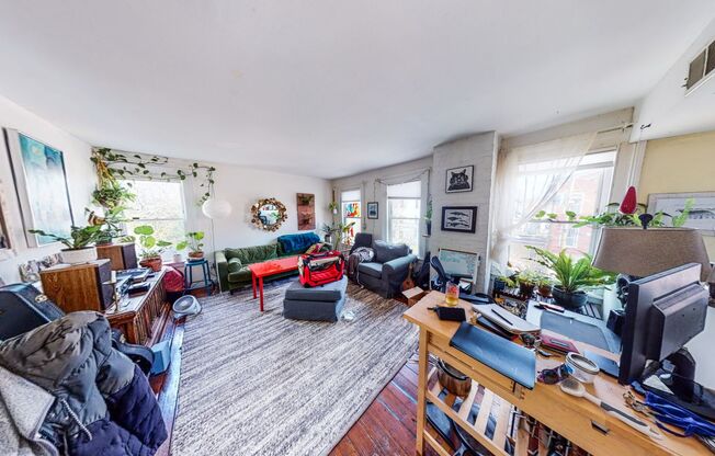 Luxurious Remodeled 1BR Suite with Island Kitchen