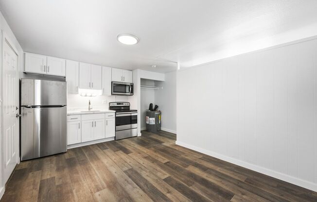 Studio, 1 bath, 355 sqft, $1,350, Unit 02