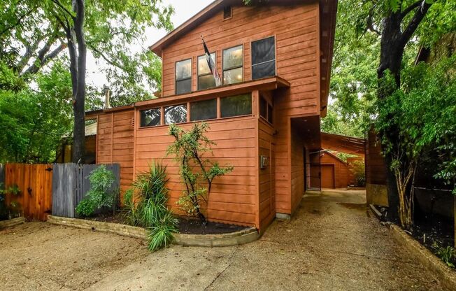 6 BEDROOM 6 BATH  HOME W POOL