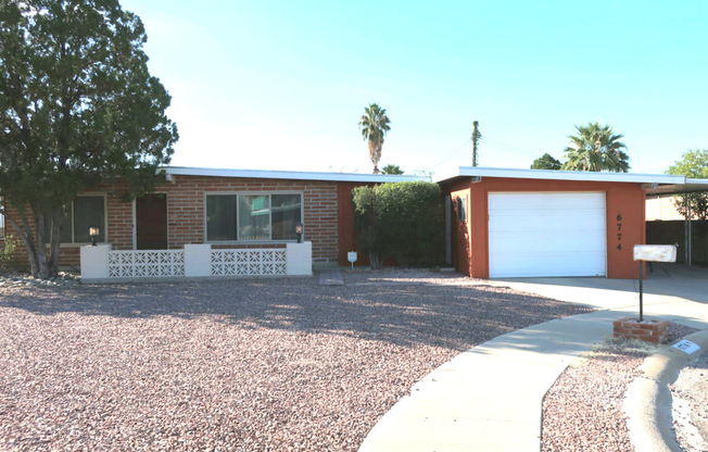 3 beds, 2 baths, $1,650