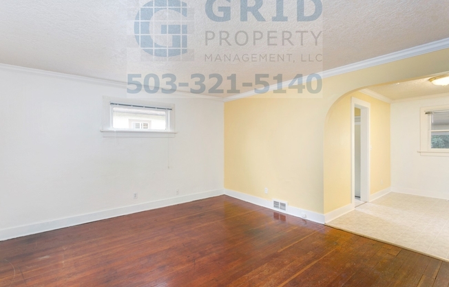 Charming 2 Bedroom Bungalow Available in Northeast Portland!