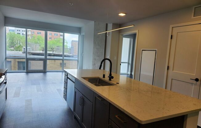 1 bed, 1 bath, 808 sqft, $2,450, Unit #425