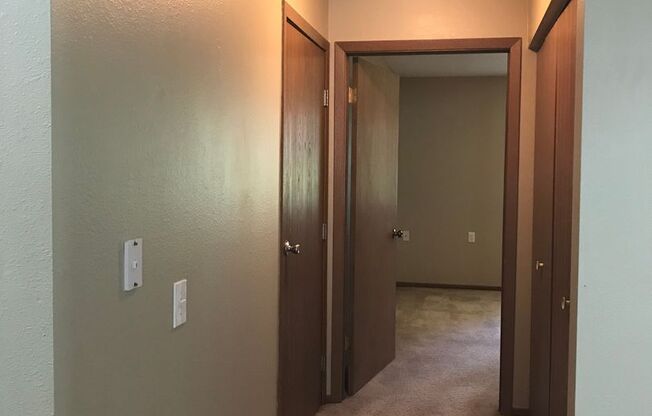 2 beds, 1 bath, 950 sqft, $1,545, Unit 146107