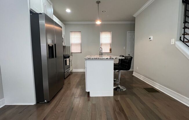 Stunning 3-Bedroom Townhome in Francisville! Available NOW!
