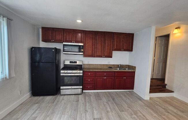5502-8 University AZTEC APT