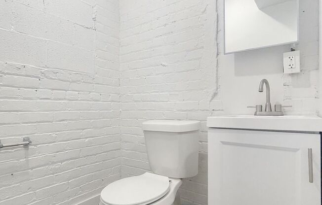 Studio, 1 bath, 345 sqft, $895, Unit 15