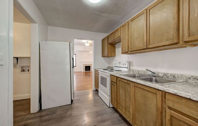 2 beds, 1 bath, $875