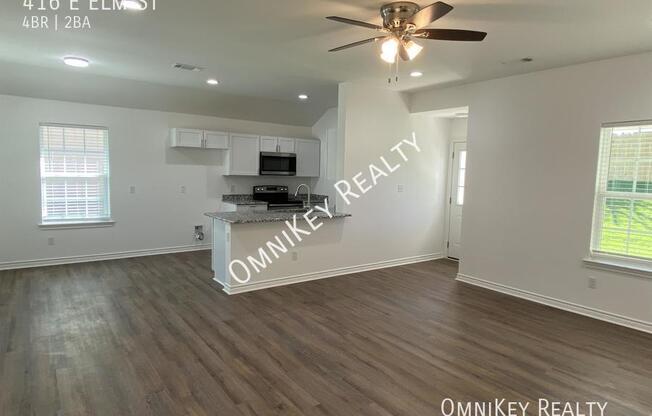 416 E ELM ST