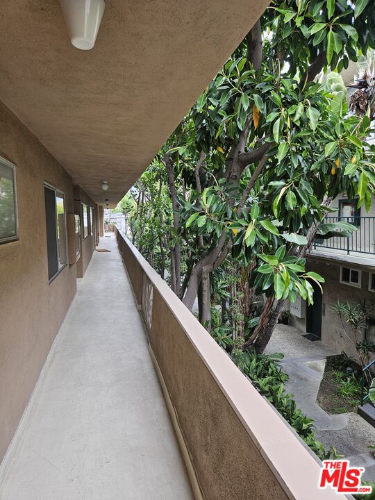 11924 Montana Ave