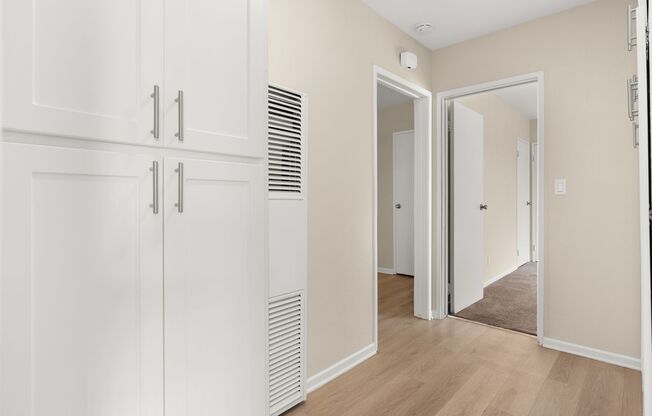 2 beds, 2 baths, 1,200 sqft, $2,300, Unit 06