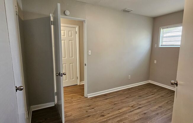 3 beds, 1 bath, $1,250