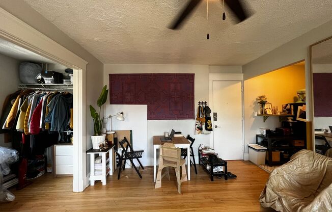 Studio, 1 bath, 300 sqft, $1,435, Unit Unit 415