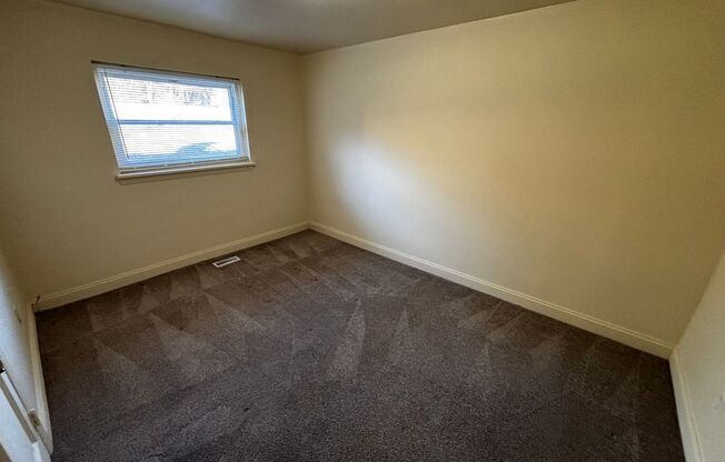 1 bed, 1 bath, $995, Unit 0052ATH