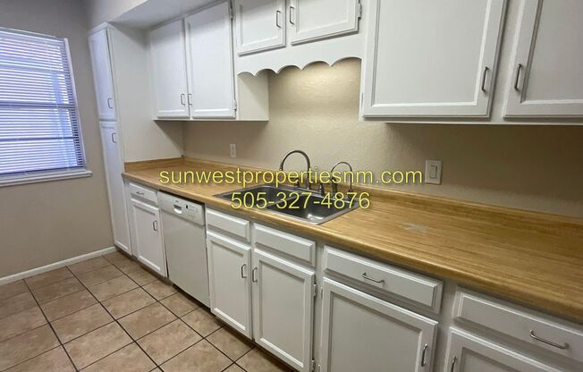 3 bedroom, 2.5 Bath Condo for Rent