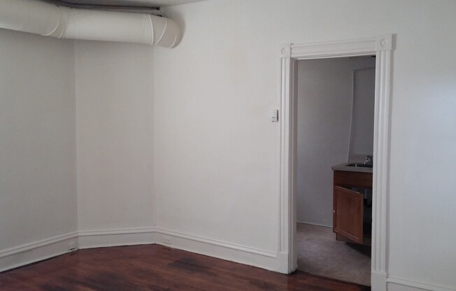 1 bed, 1 bath, $1,250, Unit Apt. 03
