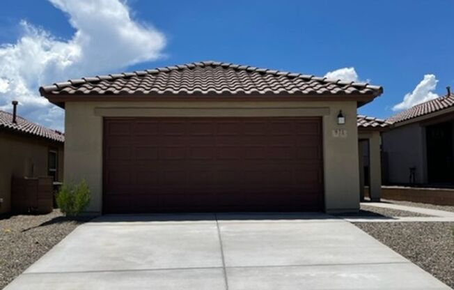Newly built Home!  3 bedroom located in desired Sahuarita community