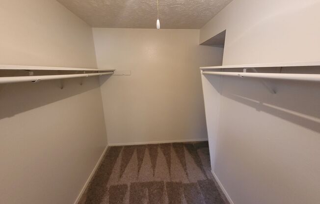 2 beds, 1.5 baths, 1,150 sqft, $1,275, Unit 7-734