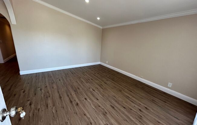 Irvington Area Home!  Not to be missed!