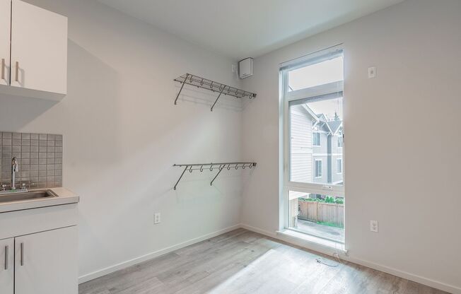 Studio, 1 bath, $775, Unit 217