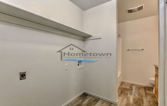 2 beds, 1 bath, 896 sqft, $1,400, Unit Unit 3