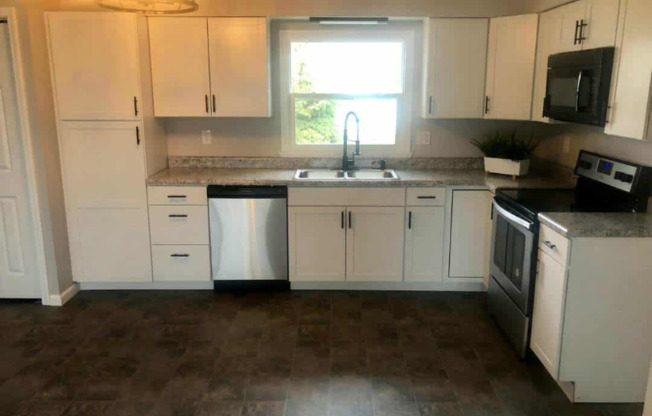 325 BLOOMBERG NEW HOLLAND NW