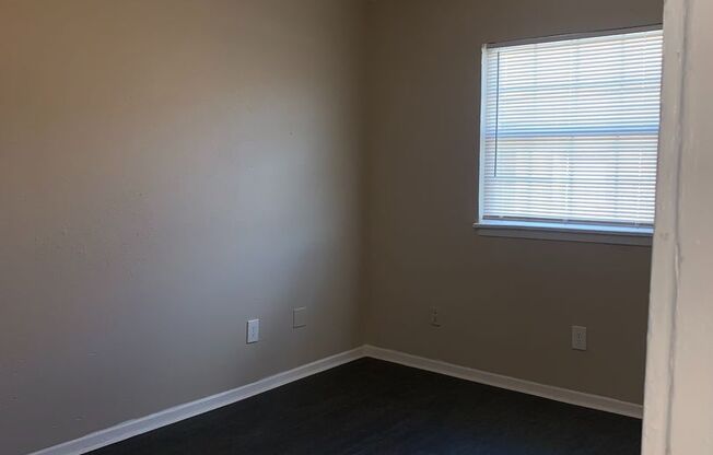 2 beds, 1 bath, 736 sqft, $900, Unit 217