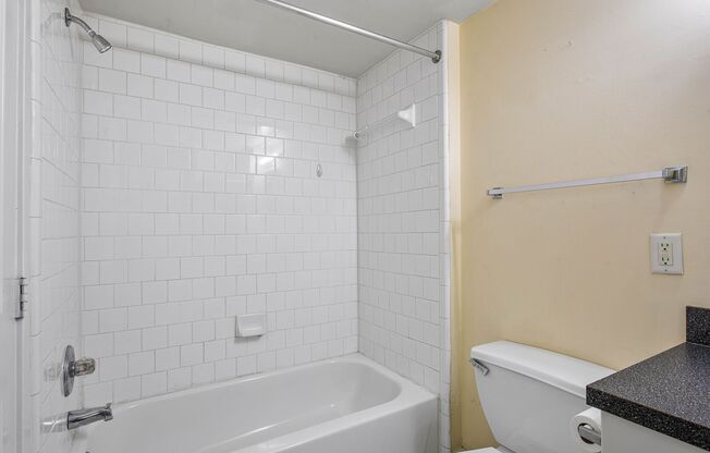 1 bed, 1 bath, 512 sqft, $1,250, Unit APT 303