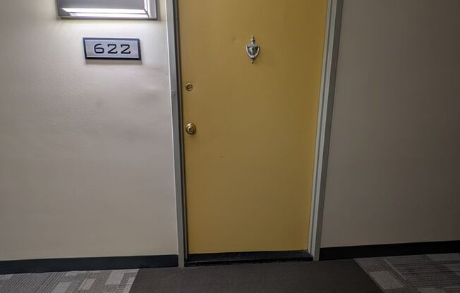 2 beds, 1 bath, $2,200, Unit 622