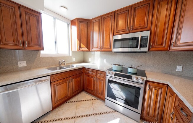 1 bed, 2 baths, 954 sqft, $3,695, Unit 1405