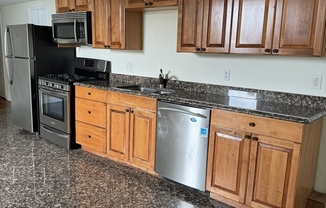 5 beds, 2 baths, 2,200 sqft, $4,100, Unit 1