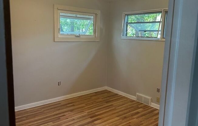 2 beds, 1 bath, $2,400