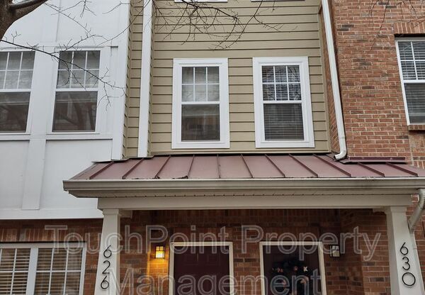 626 RAYA CT