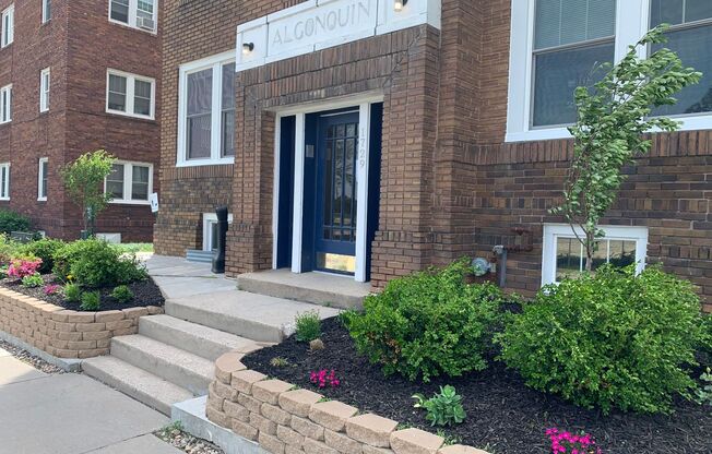 2 beds, 2 baths, 850 sqft, $1,050, Unit 1729 K Street - 4