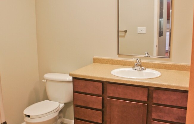 2 beds, 2 baths, 958 sqft, $1,275, Unit 203