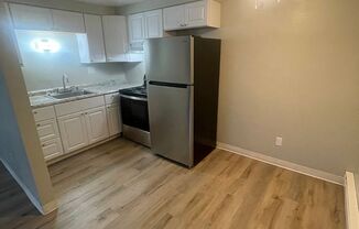 2 beds, 1 bath, $1,100, Unit C7