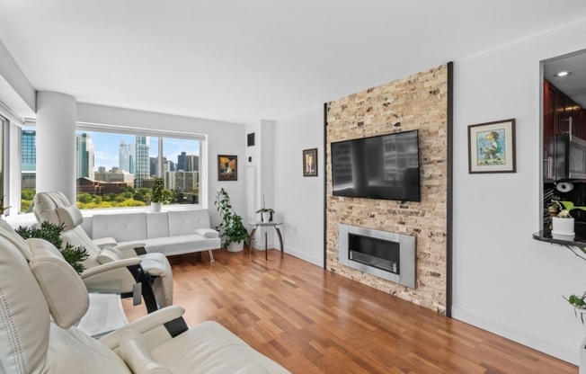 2 beds, 2 baths, 1,046 sqft, $4,800, Unit 1104