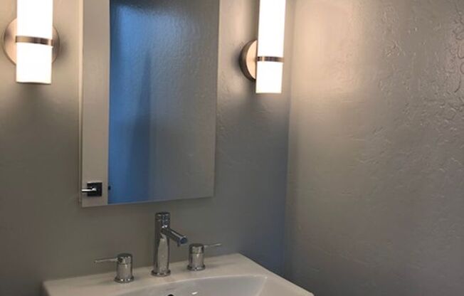 2 beds, 1.5 baths, 1,000 sqft, $3,595, Unit 27