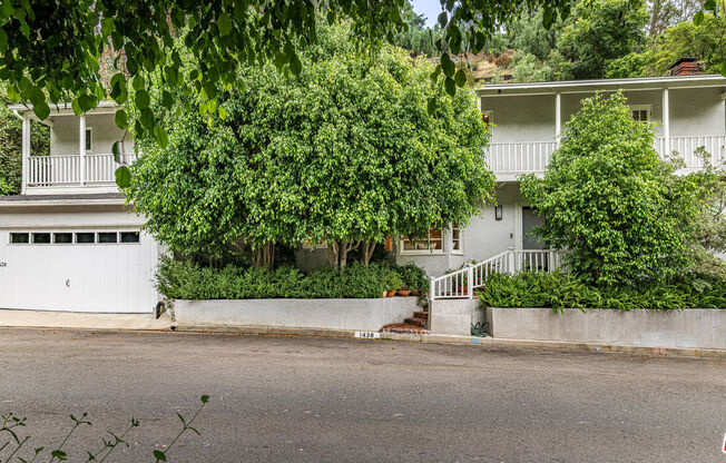 1438 SAN YSIDRO DR